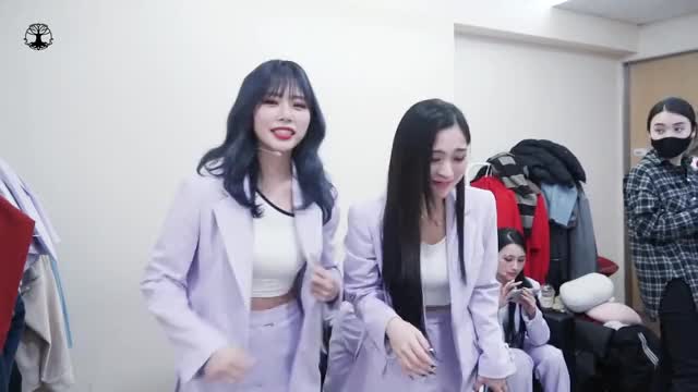 JiU and Gahyeon hearts