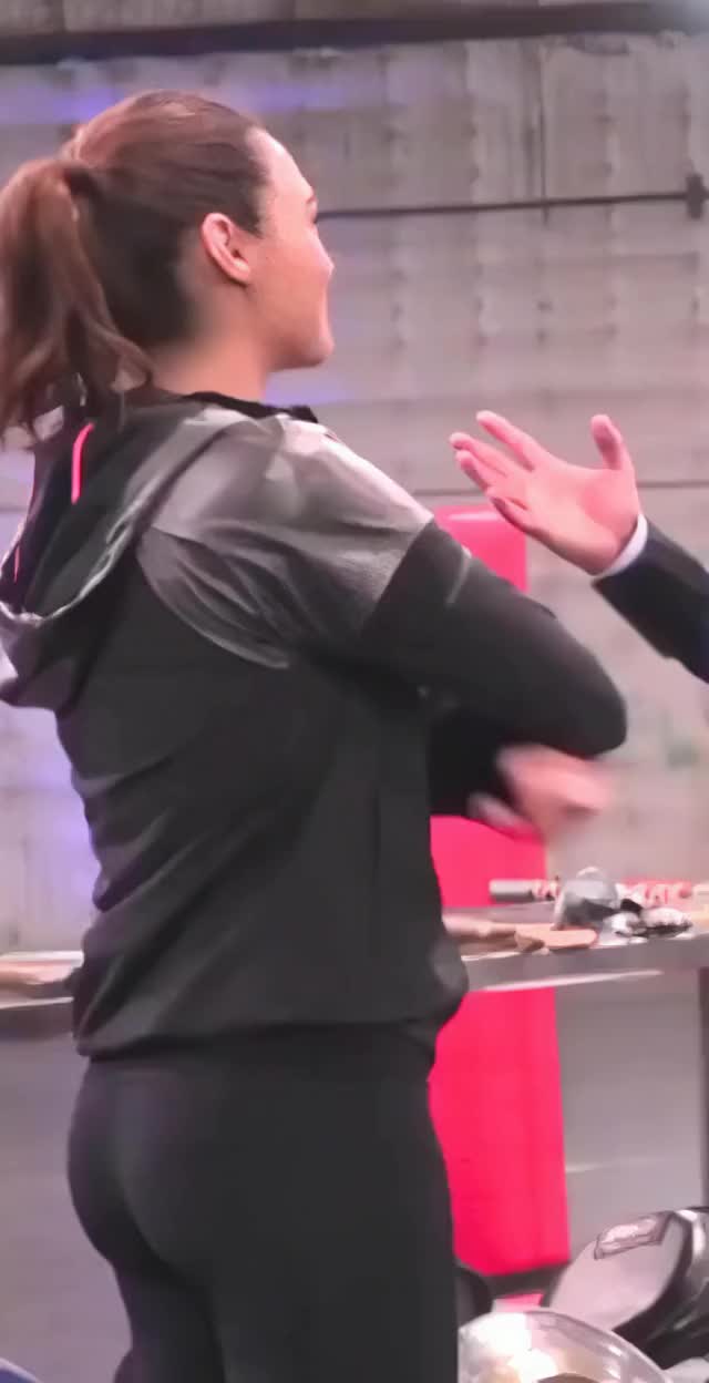 Gal Gadot - Conan BTS Booty ENHANCED