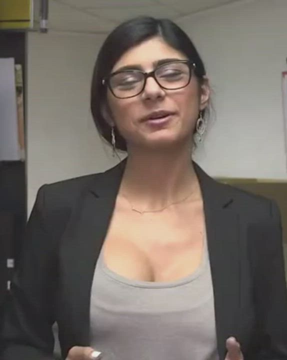 Big Tits Mia Khalifa Nude gif