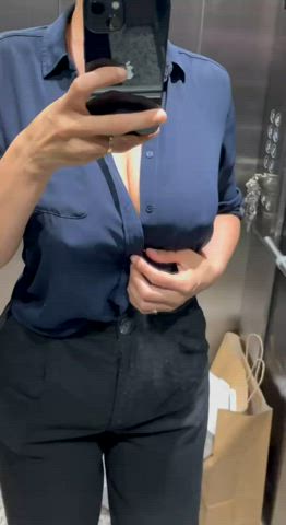 boobs elevator selfie gif
