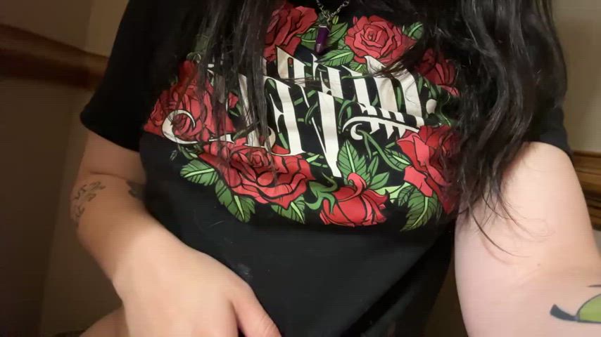 lil titty drop for you guys :3