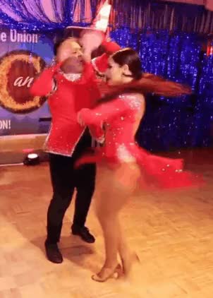 salsa dancing spins