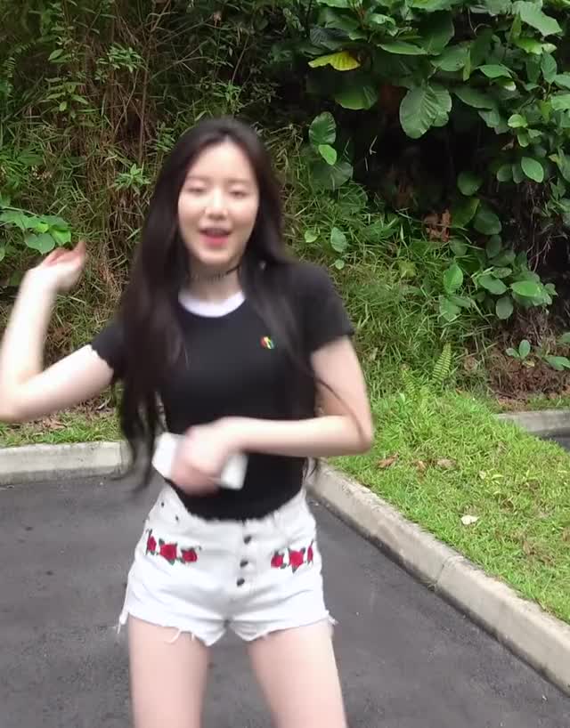 (G)I-DLE Shuhua 15