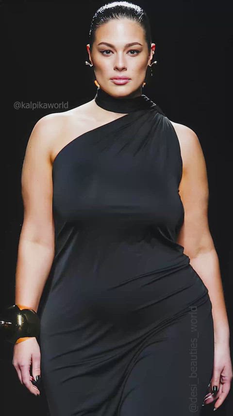 Ashley Graham bouncing tits and nipple pokies during fashion show in black dress