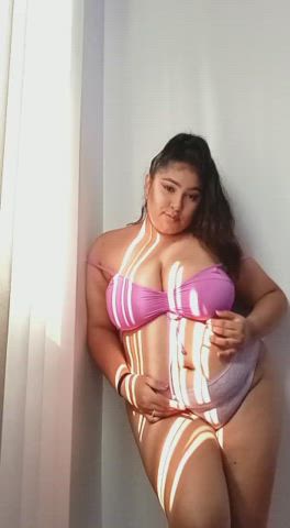 amateur big nipples big tits booty curvy latina model public webcam gif