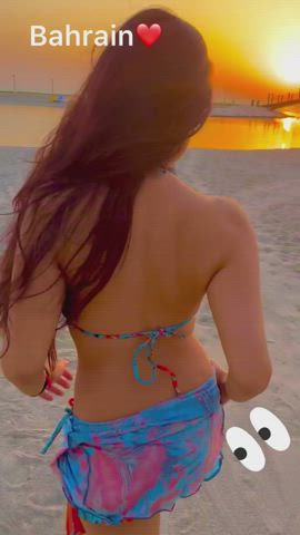 Ameesha Patel - Bare Back