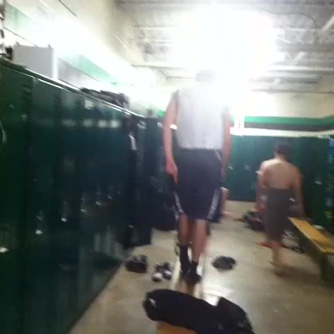 My #firstpost on Vine #lockeroom (Brady Reardon, 2013-05-01, bxluZ2nUjXI, 941190599351083008)