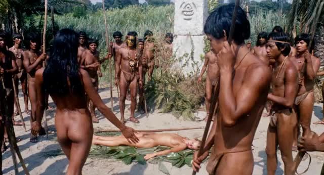 Laura Gemser & Monica Zanchi Escaping - Emanuelle and the Last Cannibals
