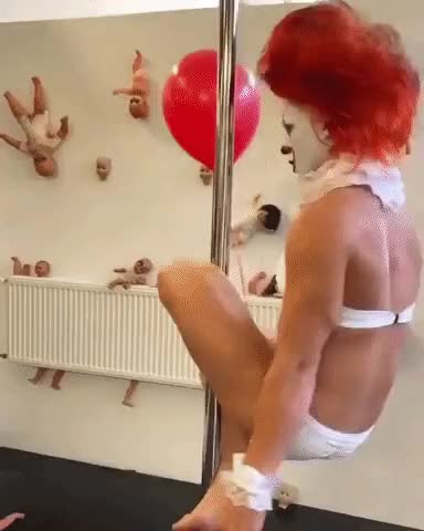 pennywisepoledancing2