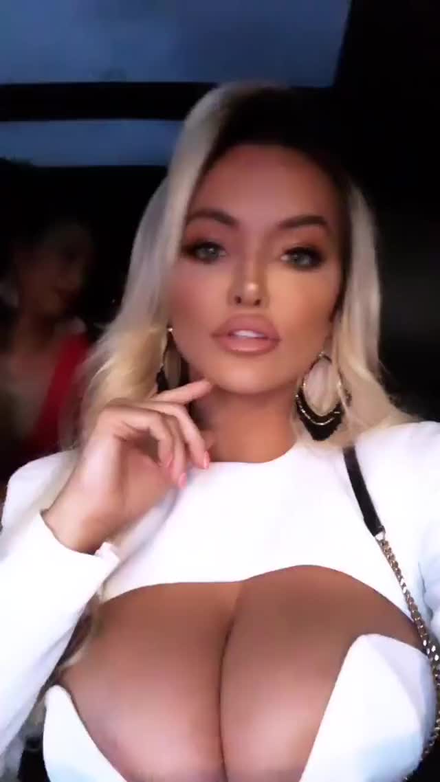 lindseypelas - 1558697807056