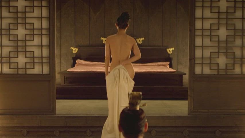 Cho Yeo-jeong in The Concubine (2012) [scene 2]