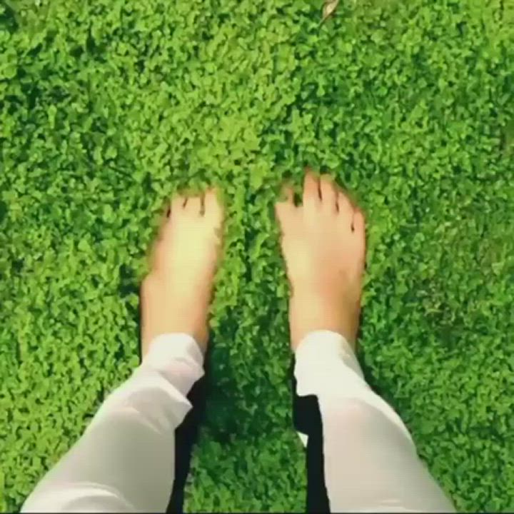Cara’s toes in the grass