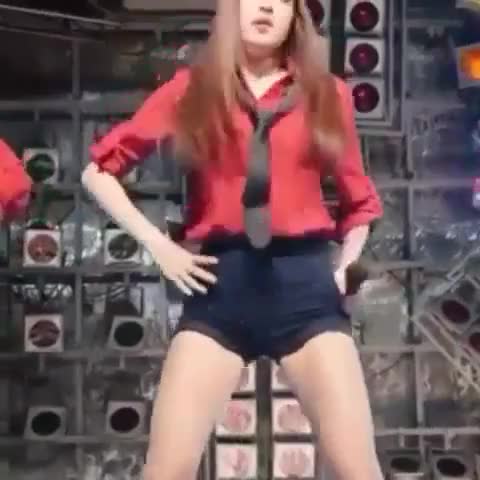 Legs?? #qotd :hani or jeonghwa? -------------- Song?:Up & Down Artist?:Hani Group?:EXID