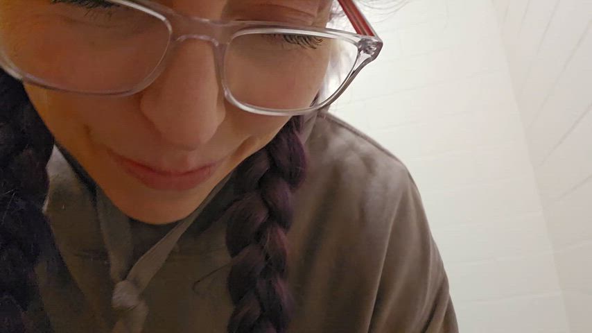 amateur bathroom manyvids nerd pov pee peeing piss pissing toilet amateur-girls gif