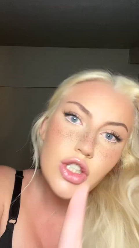 19 years old ahegao facial expression masturbating orgasm pillow riding pornstar