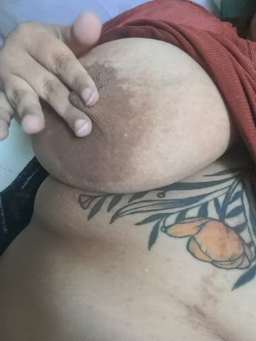 areolas bbw boobs jiggling tattoo tits gif