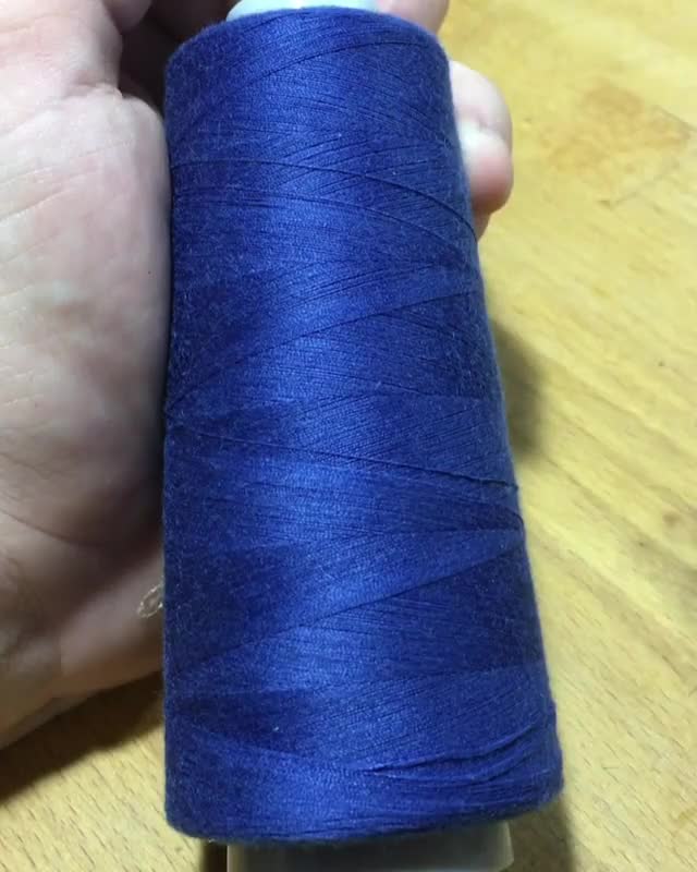 Cutting a spool of thread