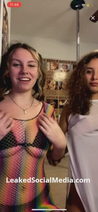 18 Years Old Teen Lesbians Flashing on TikTok