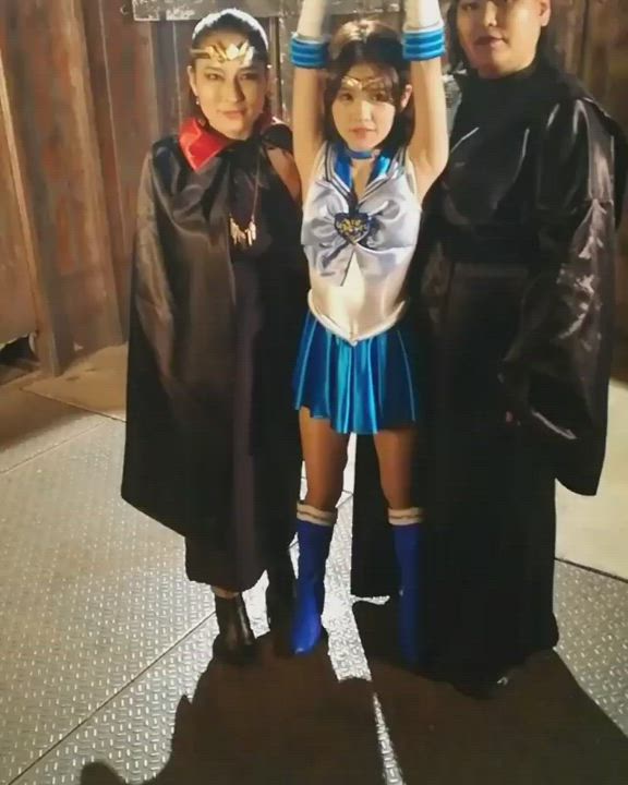 Yui Nagase on set pt.2 Credit: @kawamorishige on IG