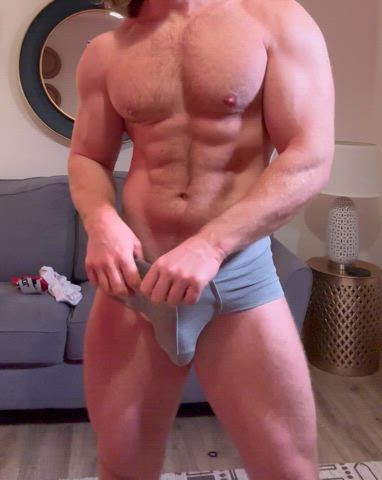 Big thick hairy muscle Daddy rubs his chest, wanna feel my thickness?