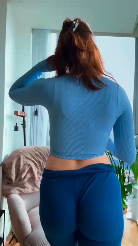 ass big ass clothed clothing jiggle jiggling leggings gif