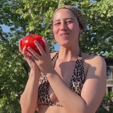 big tits cleavage ilana glazer gif