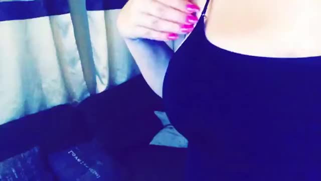 (F)lashing my tits and nails