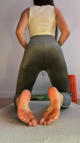 Ass Spread Big Ass Leggings Soles gif