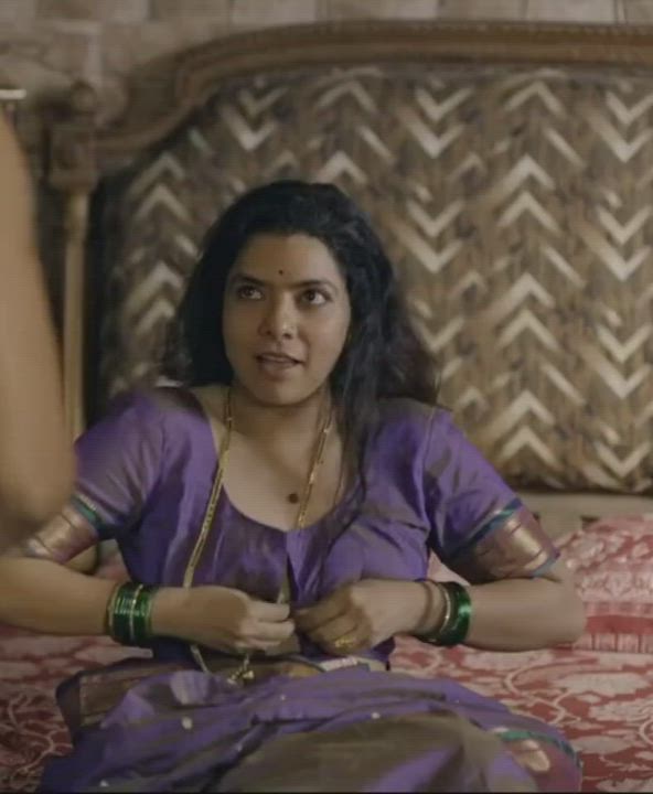 Rajshri Deshpande showing off her soft Marathi tits