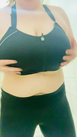 Post Gym drop, Zipper bras are a Blessing! ✨(OC)