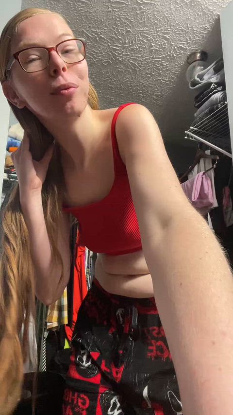 clothed long hair tiktok girls-with-glasses onlyfans-creators real-girls-on-tiktok