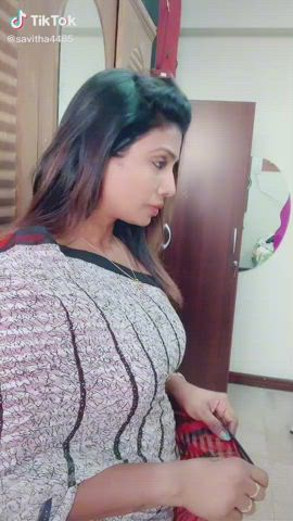 TikTok Indian MILF Saree gif