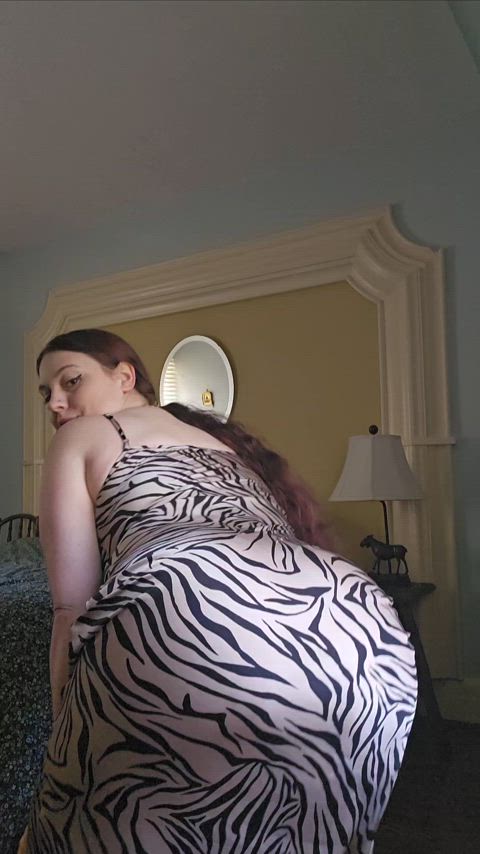 Does this dress look good on me?