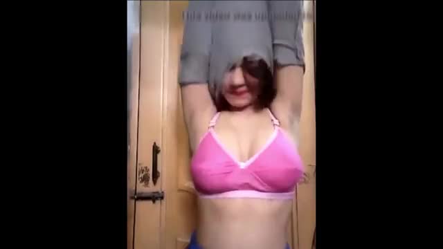 bangladeshi-teen-girl-showing-her-boobs