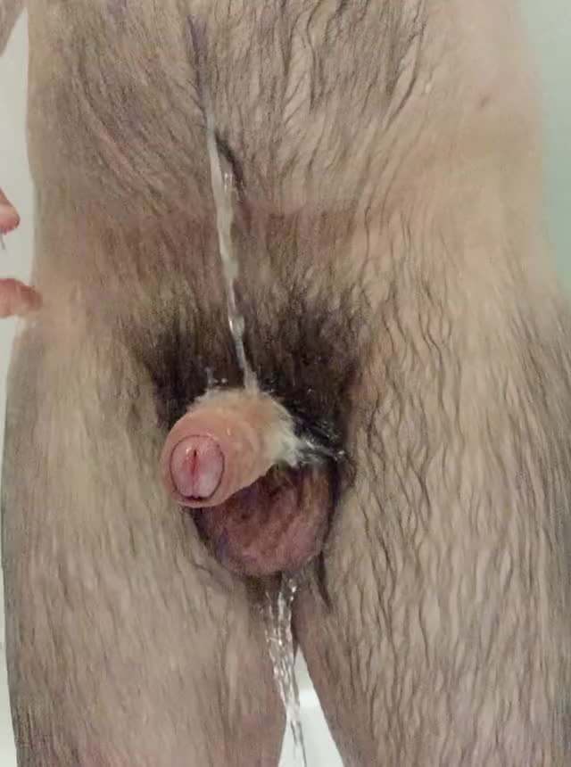 Slowmo shower wank