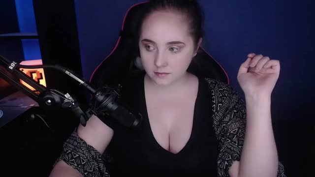 Big tits streamer