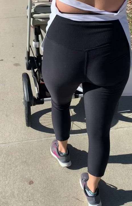 Strolling in the neighborhood in legging. Do you like the view?