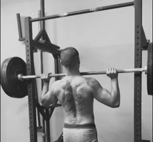 bareback bodybuilder gym muscles trainer gif