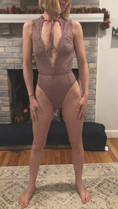 Just your 33y/o MIL[F] neighbor exercising is a sexy teddy