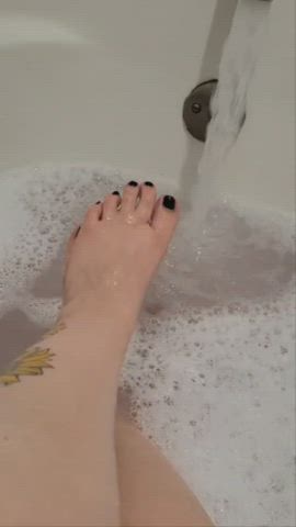 Bathtub Feet Fetish Toes gif