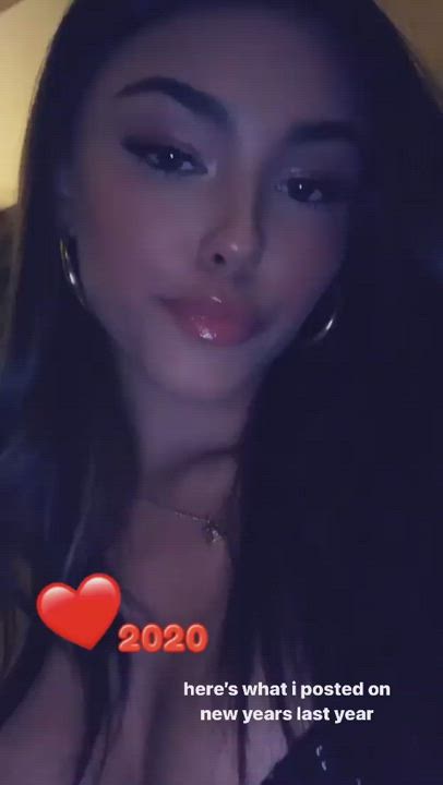 Big Tits Cleavage Madison Beer gif