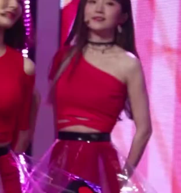 [Fancam 직캠] Hayoung(하영) fromis 9(프로미스나인)   LOVE BOMB   Simply