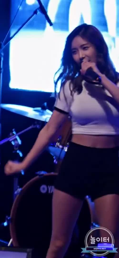 160520 Hyunyoung midriff (Mach) loop 2