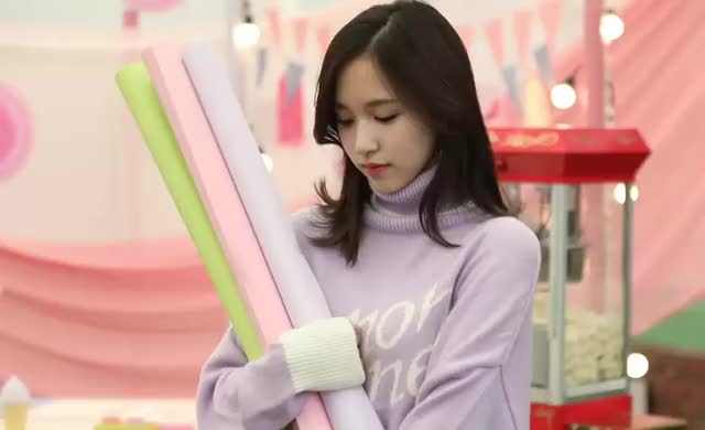 pretty Mina