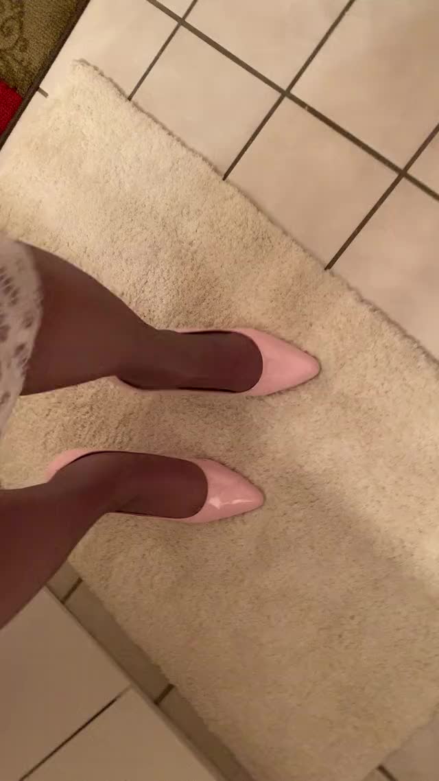 Pantyhose Sizzling noise