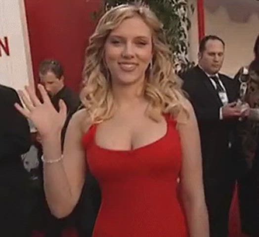 celebrity cleavage scarlett johansson gif