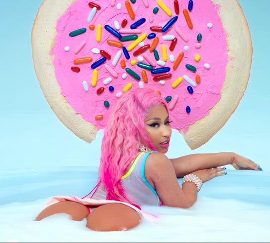 big ass milk nicki minaj twerking thick-booty gif