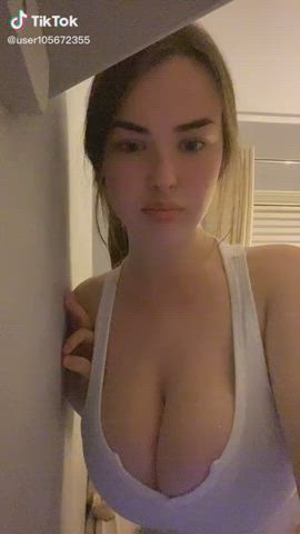 18 years old amateur babe big tits boobs cute natural tits pretty tits gif