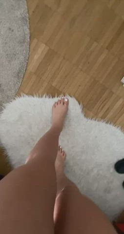 19 Years Old Cute Feet Fetish Legs Petite Schoolgirl Teen Toes gif
