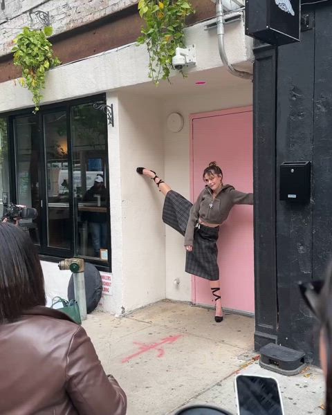 Kiernan shipka,  photoshoot 